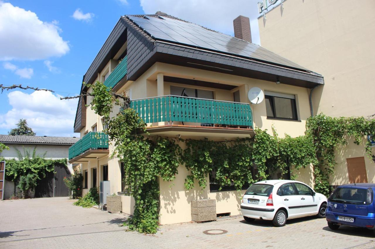 Hotel Gruener Baum Bretzenheim エクステリア 写真