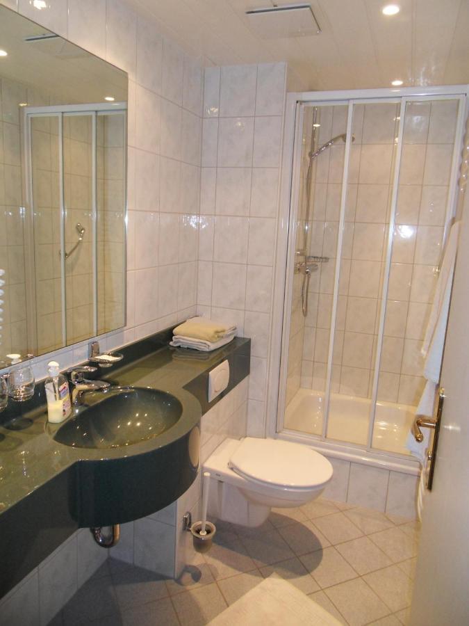 Hotel Gruener Baum Bretzenheim エクステリア 写真