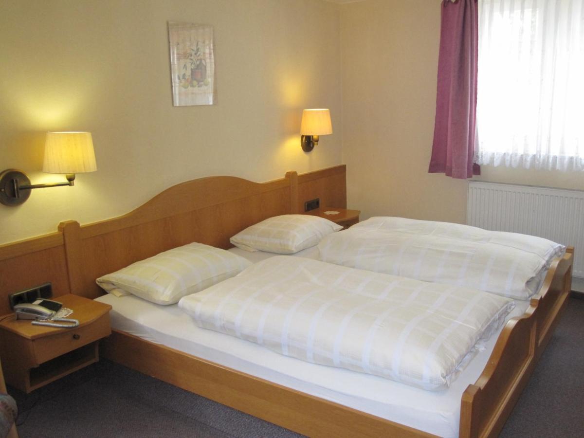 Hotel Gruener Baum Bretzenheim エクステリア 写真