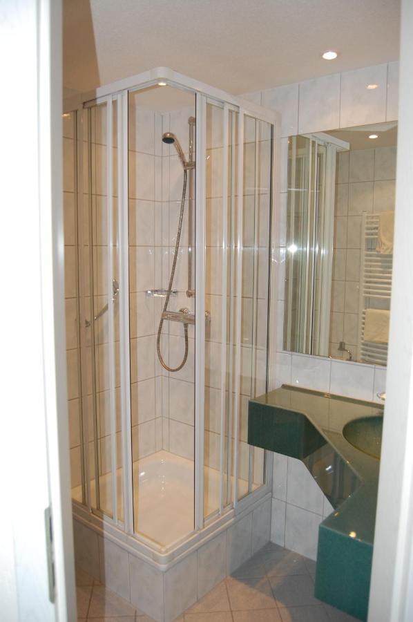 Hotel Gruener Baum Bretzenheim エクステリア 写真