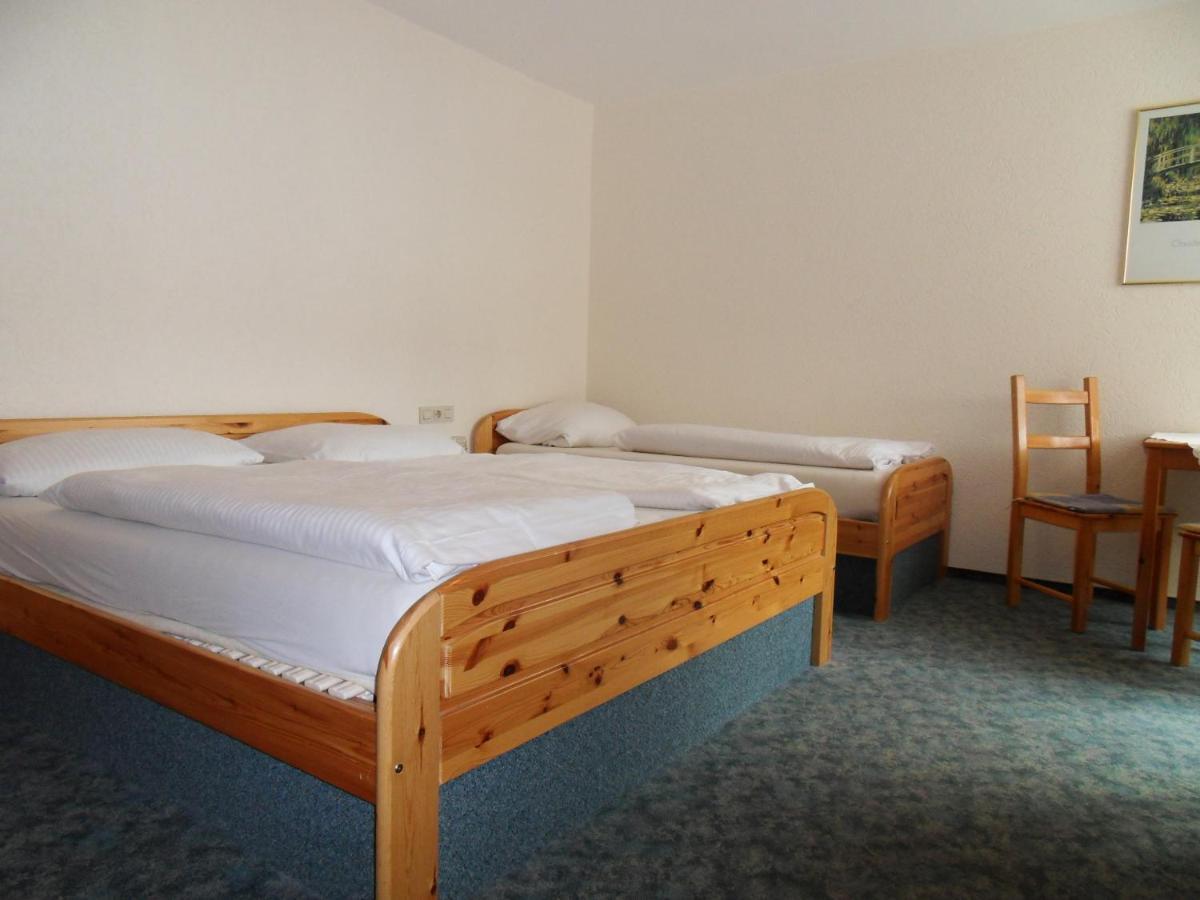 Hotel Gruener Baum Bretzenheim エクステリア 写真