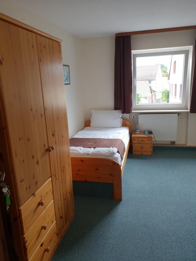 Hotel Gruener Baum Bretzenheim エクステリア 写真
